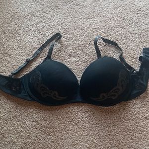 Bra with cups